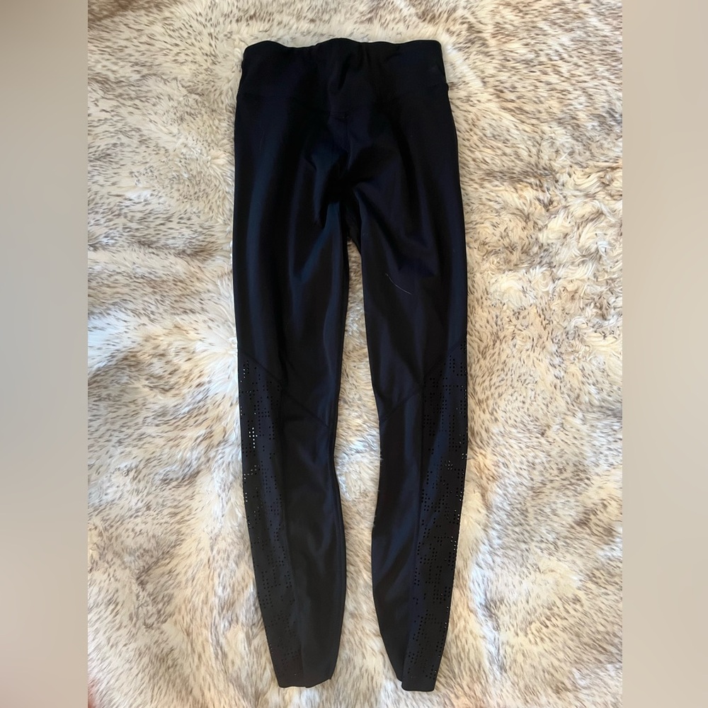 Varley ❤️‍🩹 Laser Cut Black Legging Cutouts small